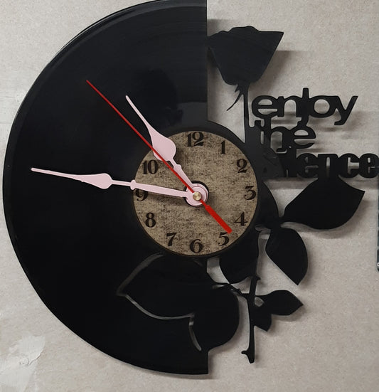 Schallplatte mit Uhr